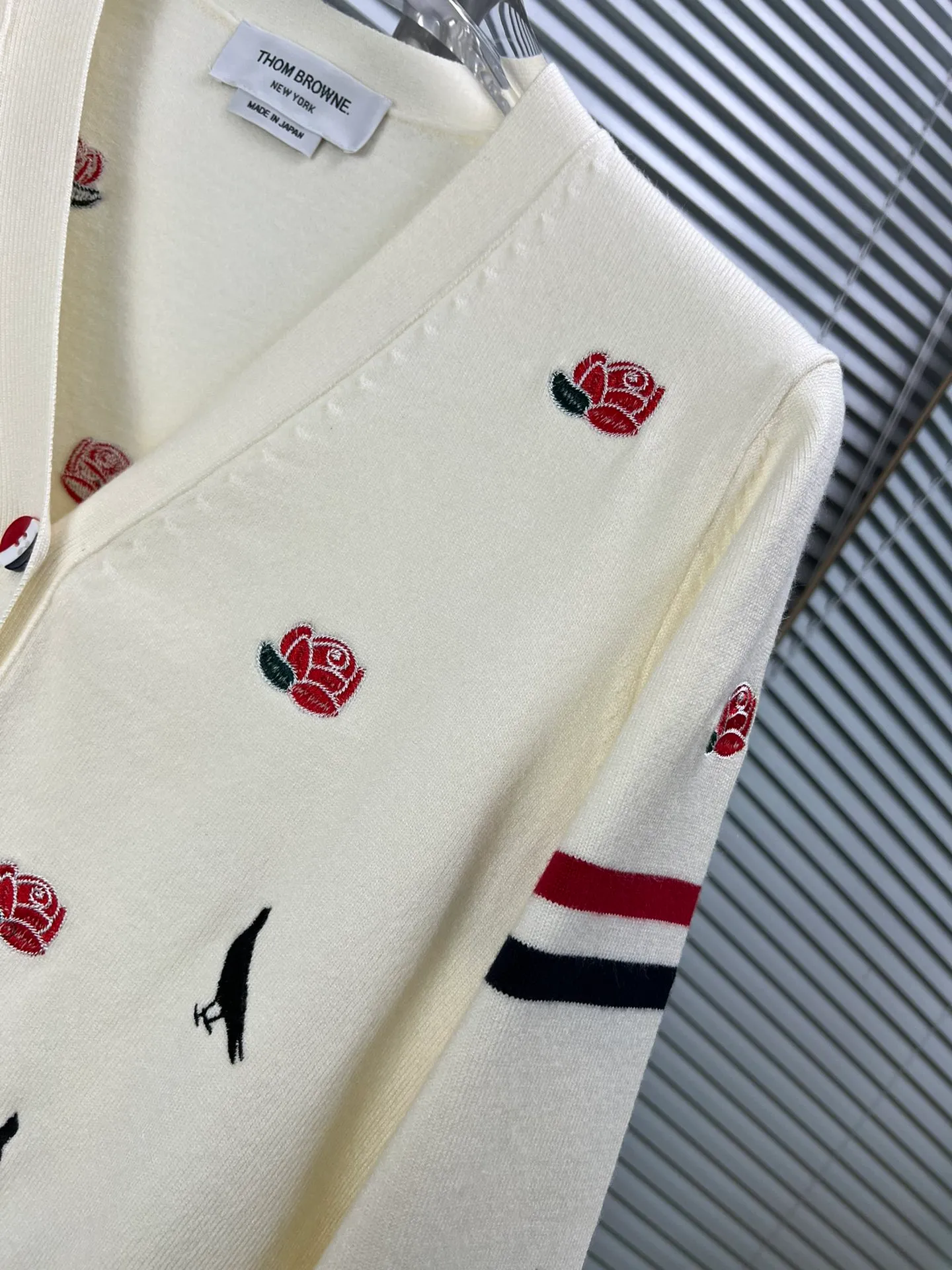 THOM BROWNE🇳🇱 V ： ：Cream White Gray Blue Sizes：0.1.2（S.M.L）